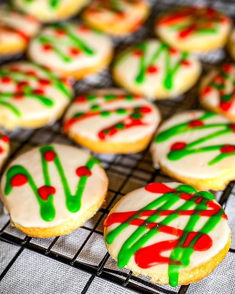 Christmas Sugar Cookies With Icing